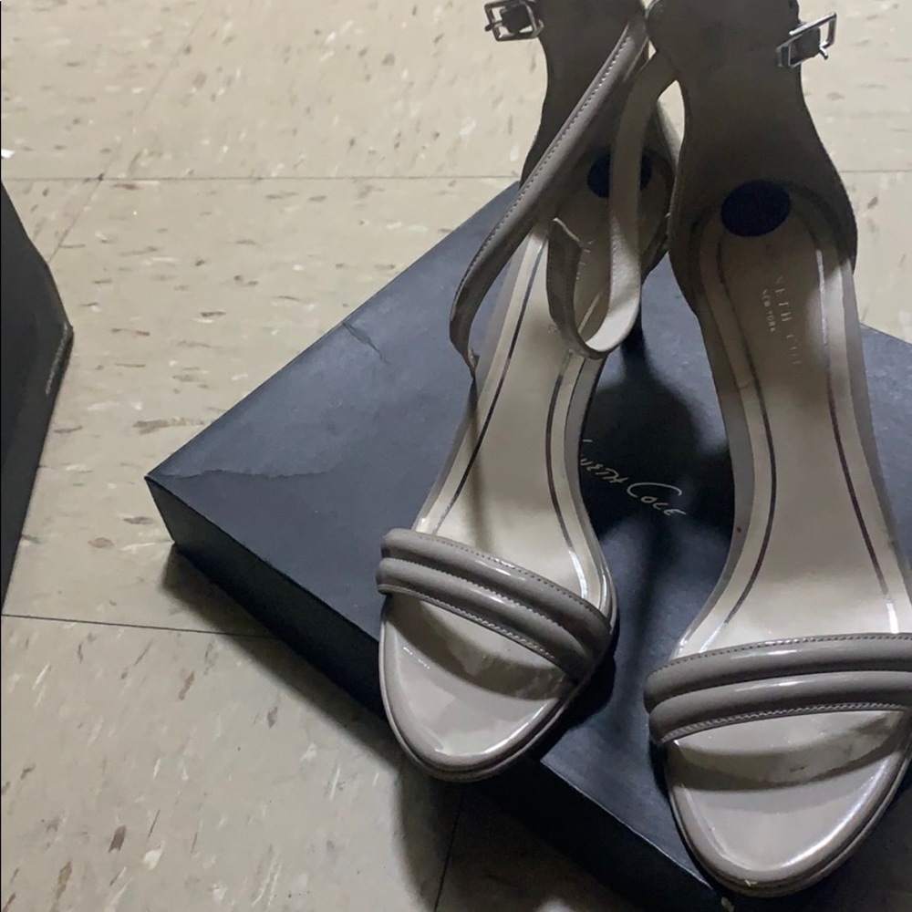 Kenneth Cole 3inch heels